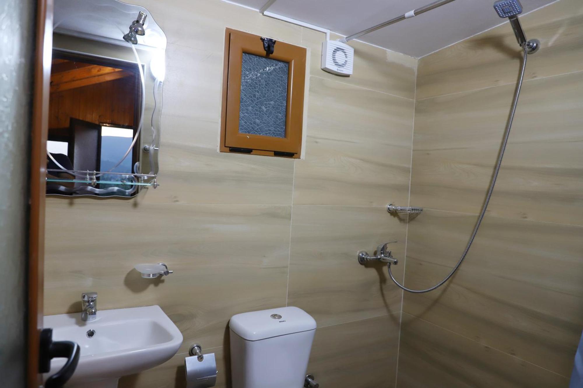 Bujtina Musta Guest House Berat Exterior photo
