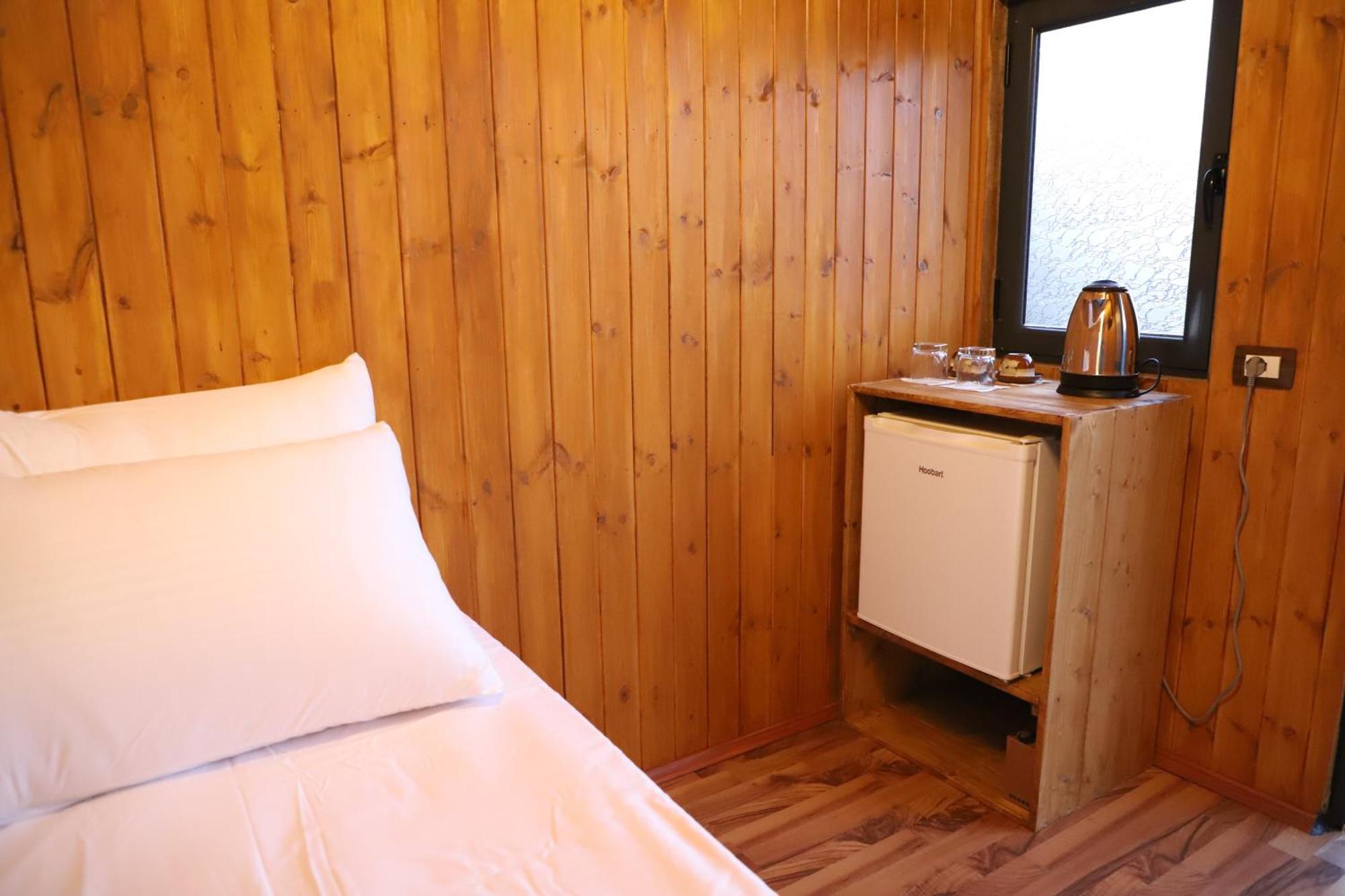 Bujtina Musta Guest House Berat Exterior photo