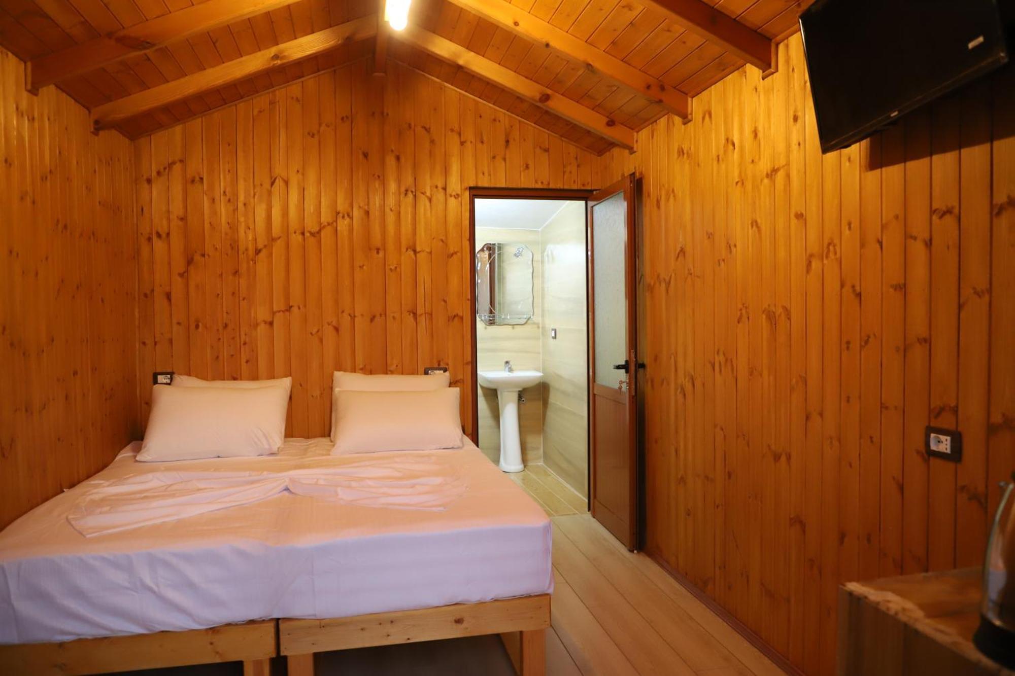 Bujtina Musta Guest House Berat Exterior photo