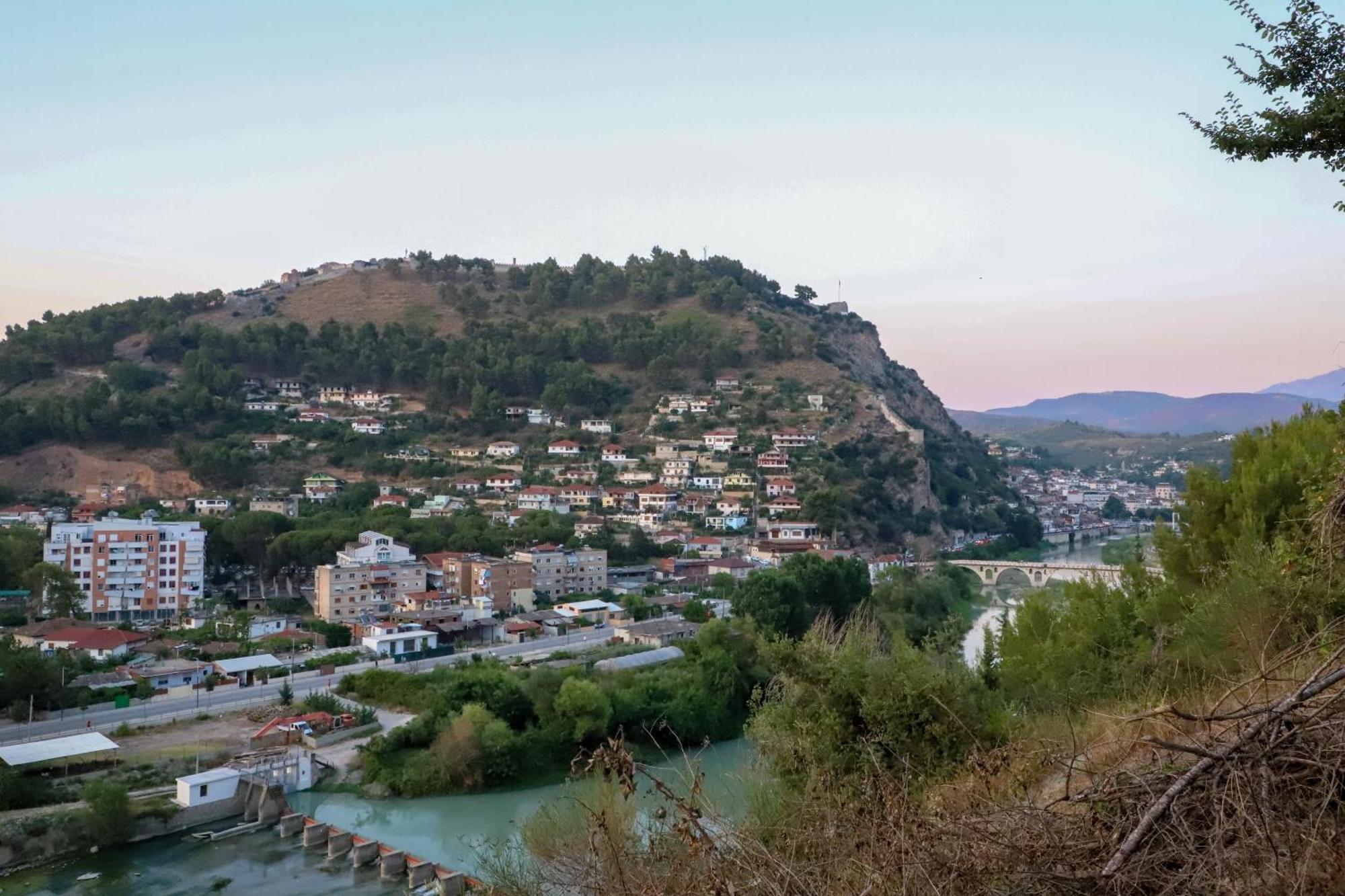 Bujtina Musta Guest House Berat Exterior photo